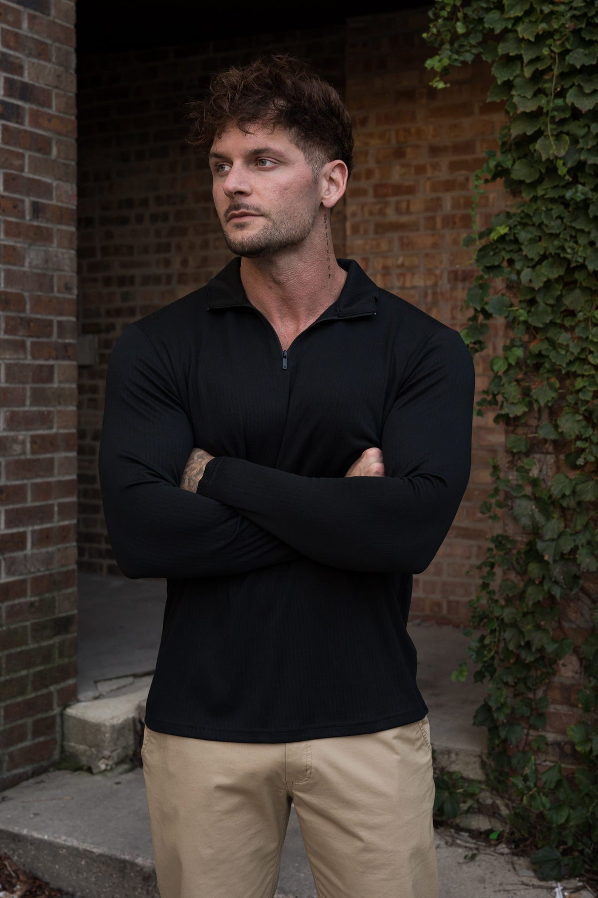 8124 - Essential Quarter Zip